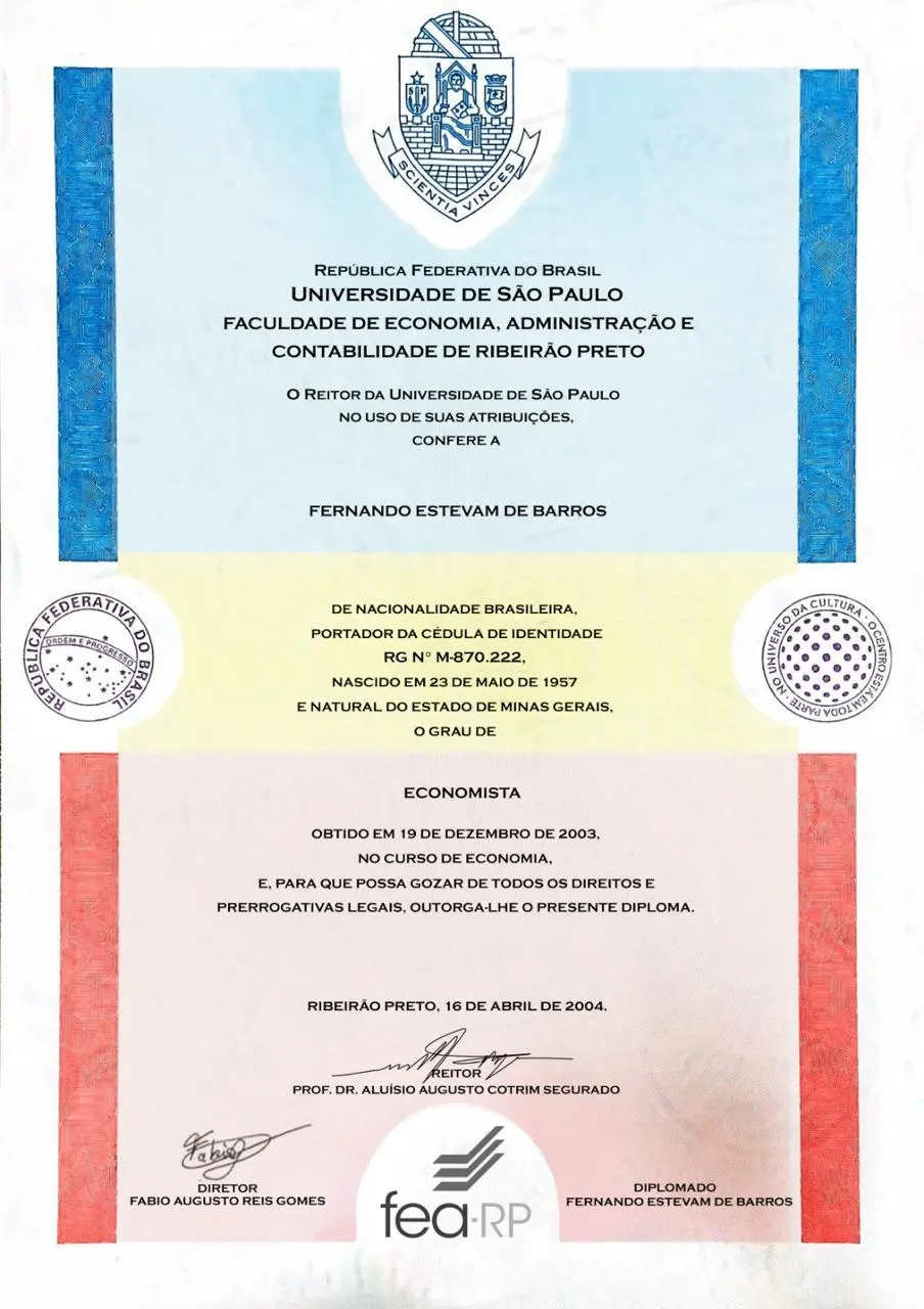 Exemplo da frente de diploma universitário de Economia